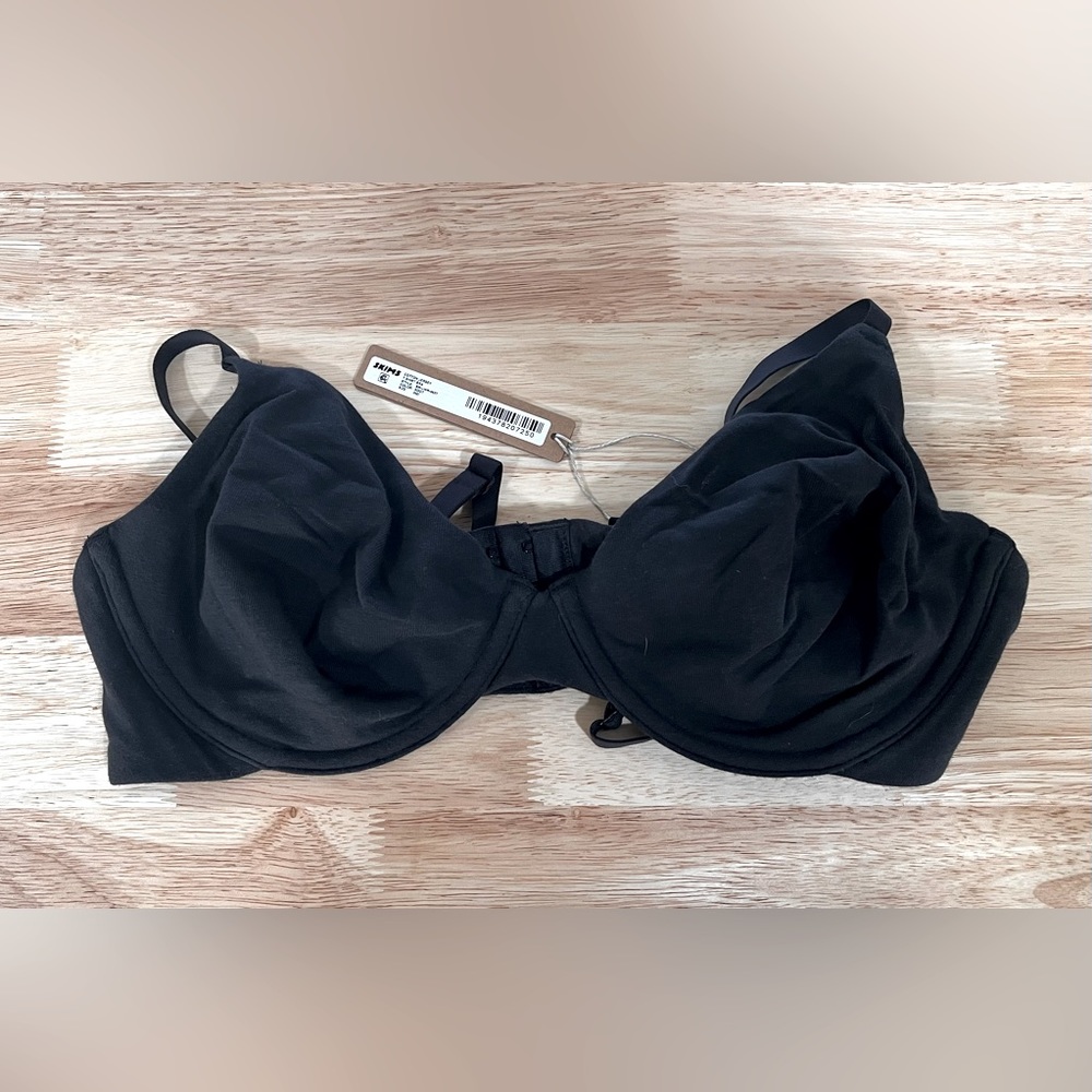 ✨Skims T-shirt Bra✨